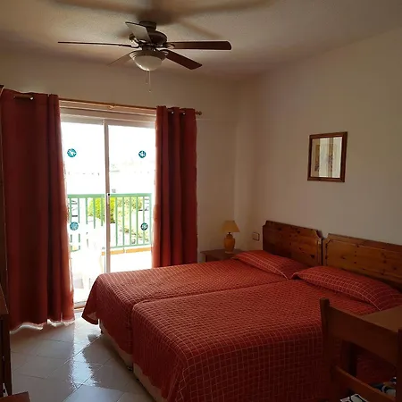 Hotel Adelfas 2 5*
